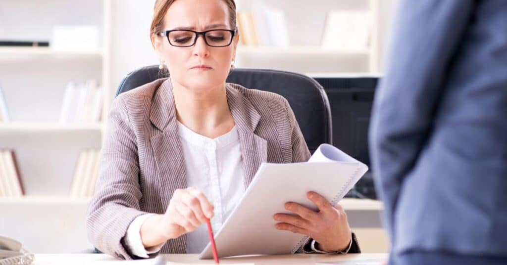 1.פיטורים על רקע אפליה