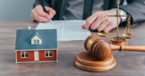 איך עורך דין מקרקעין יכול למנוע בעיות בעת רכישת נכס