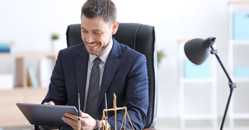 זמינות אמיתית, דיסקרטיות וניהול משברים תחת לחץ