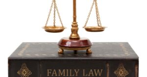 מה חשוב לבדוק כשבוחרים עורך דין לענייני משפחה